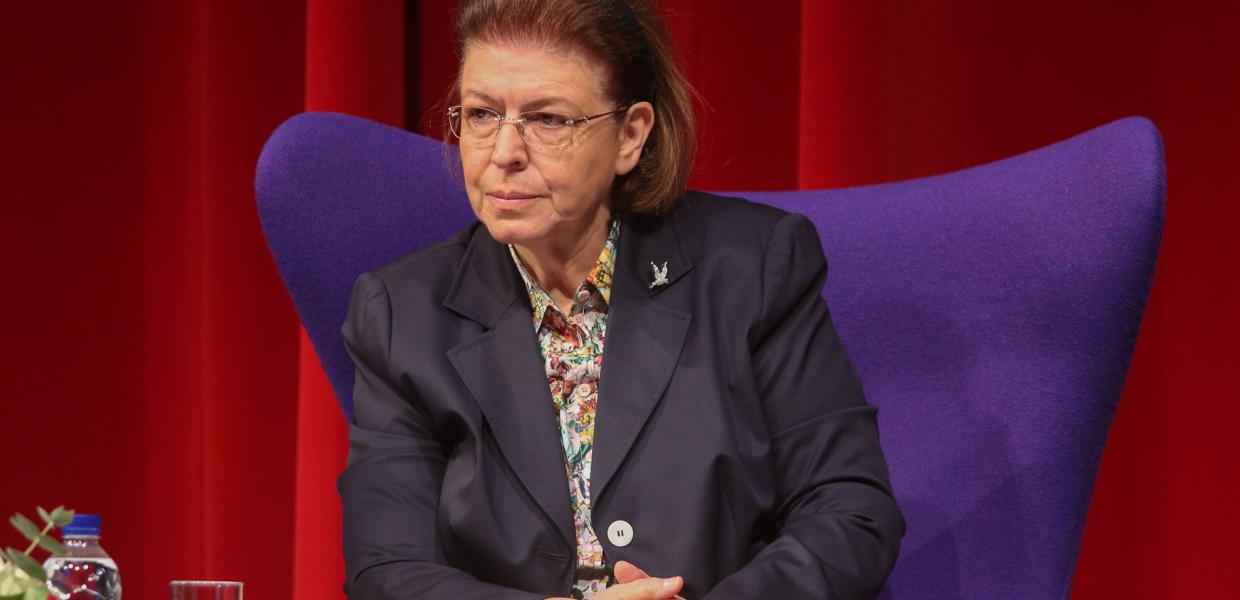 Η Λίνα Μενδώνη