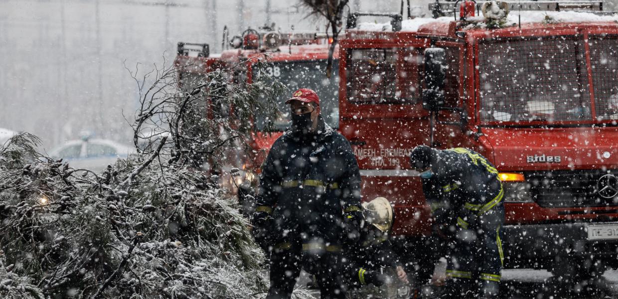 Πυροσβεστική μέσα στα χιόνια