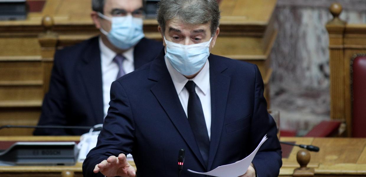 Ο Μιχάλης Χρυσοχοΐδης στη Βουλή