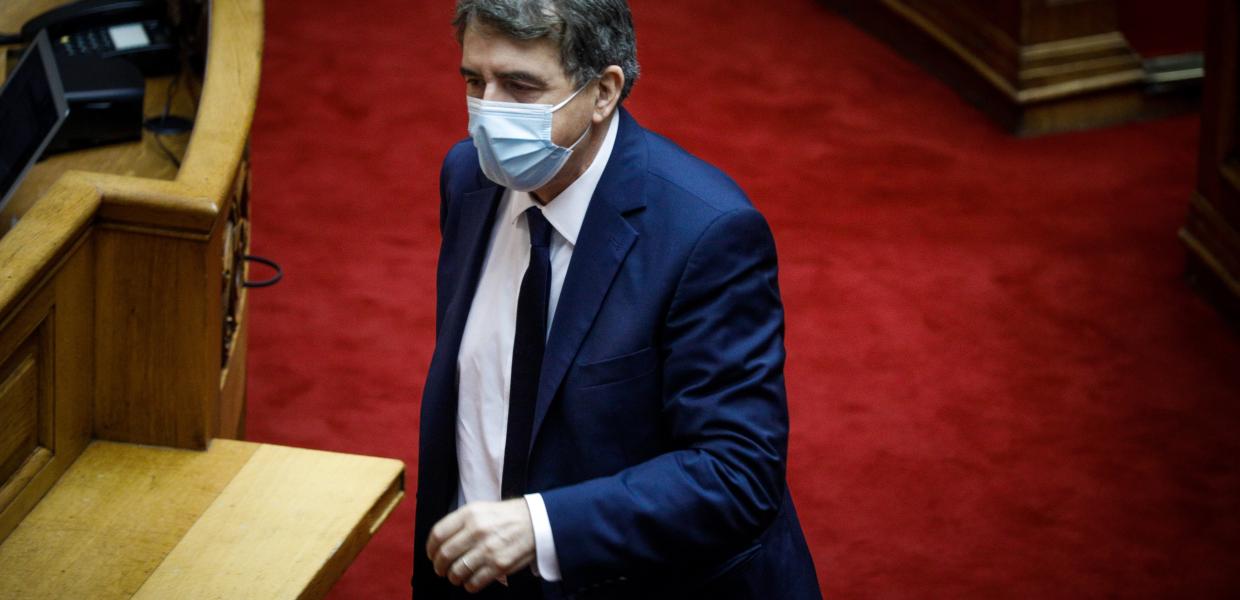 Ο Μιχάλης Χρυσοχοΐδης στη Βουλή