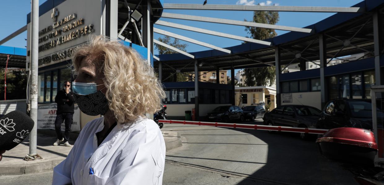 ΓΙΑΤΡΟΣ ΝΟΣΟΚΟΜΕΙΟ ΚΟΡΩΝΟΙΟΣ