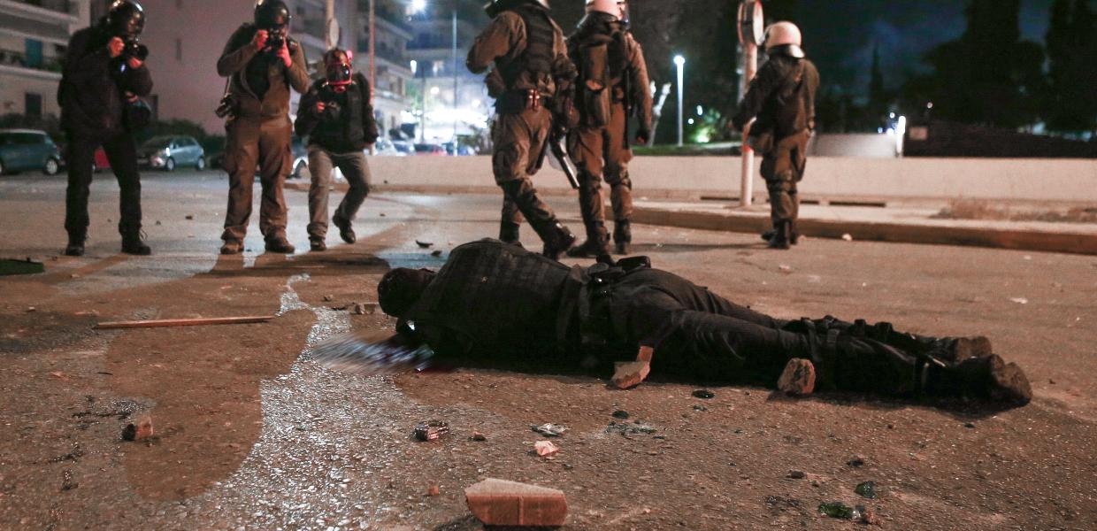 Τραυματίας αστυνομικός στη Νέα Σμύρνη