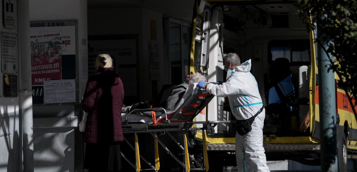 Διακομισθή στον Ευαγγελισμό με ασθενοφόρο του ΕΚΑΒ