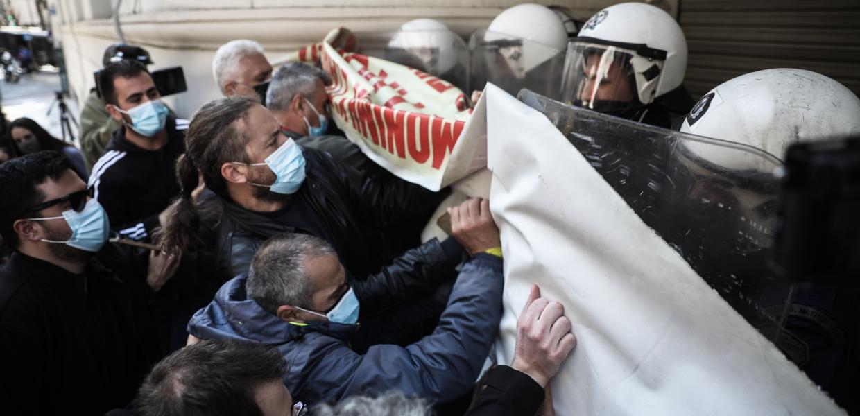 Ένταση έξω από το υπουργείο Υγείας