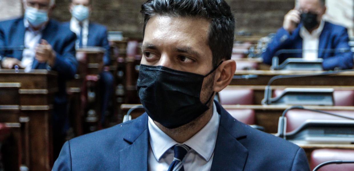 Ο Κωνσταντίνος Κυρανάκης με μάσκα στη Βουλή