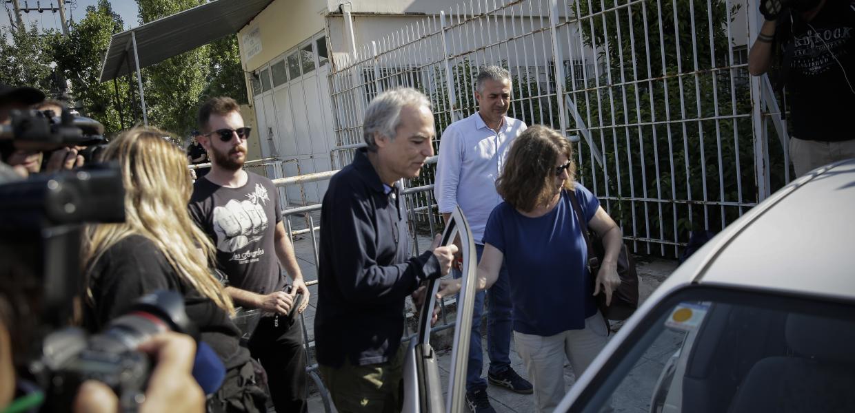 Ο Δημήτρης Κουφοντίνας σε άδεια από τις φυλακές