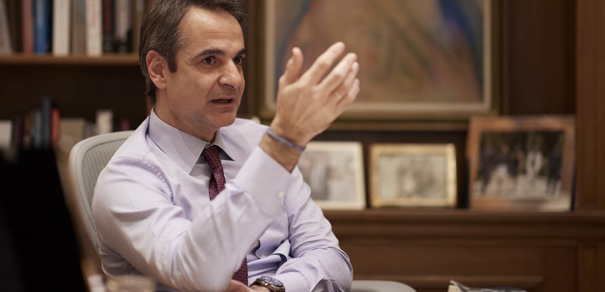 Ο Κυριάκος Μητσοτάκης παραχωρεί συνέντευξη