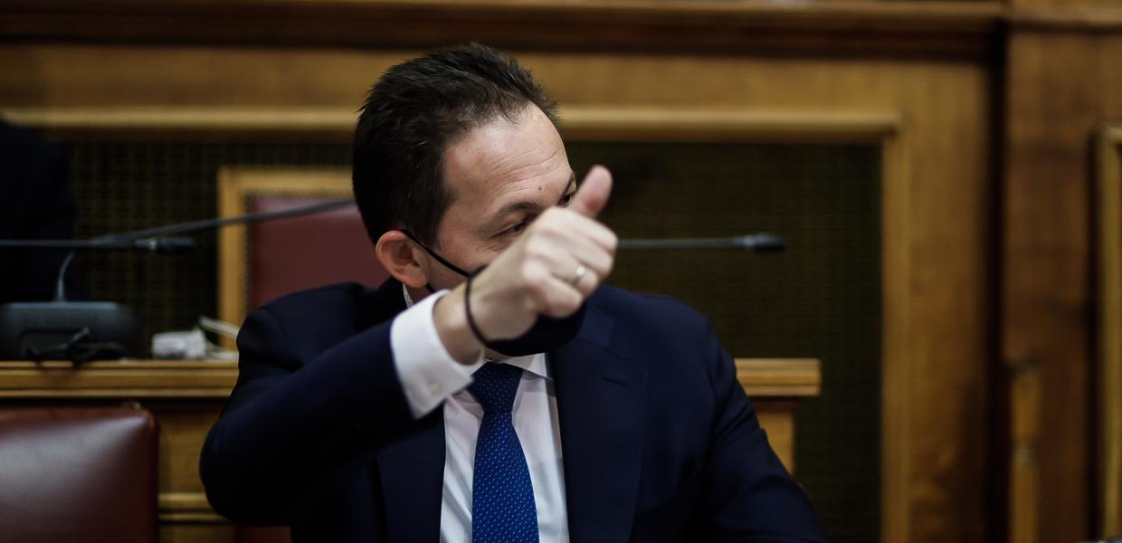 Ο Στέλιος Πέτσας στη Βουλή
