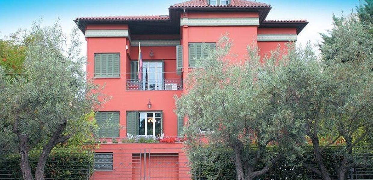 Ξένια Μπουζαρανίδου