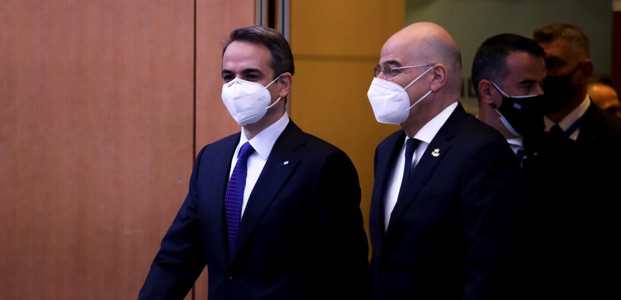 Νίκος Δένδιας και Κυριάκος Μητσοτάκης με μάσκα