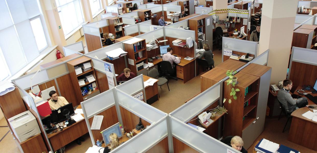 Γραφεία και εργαζόμενοι