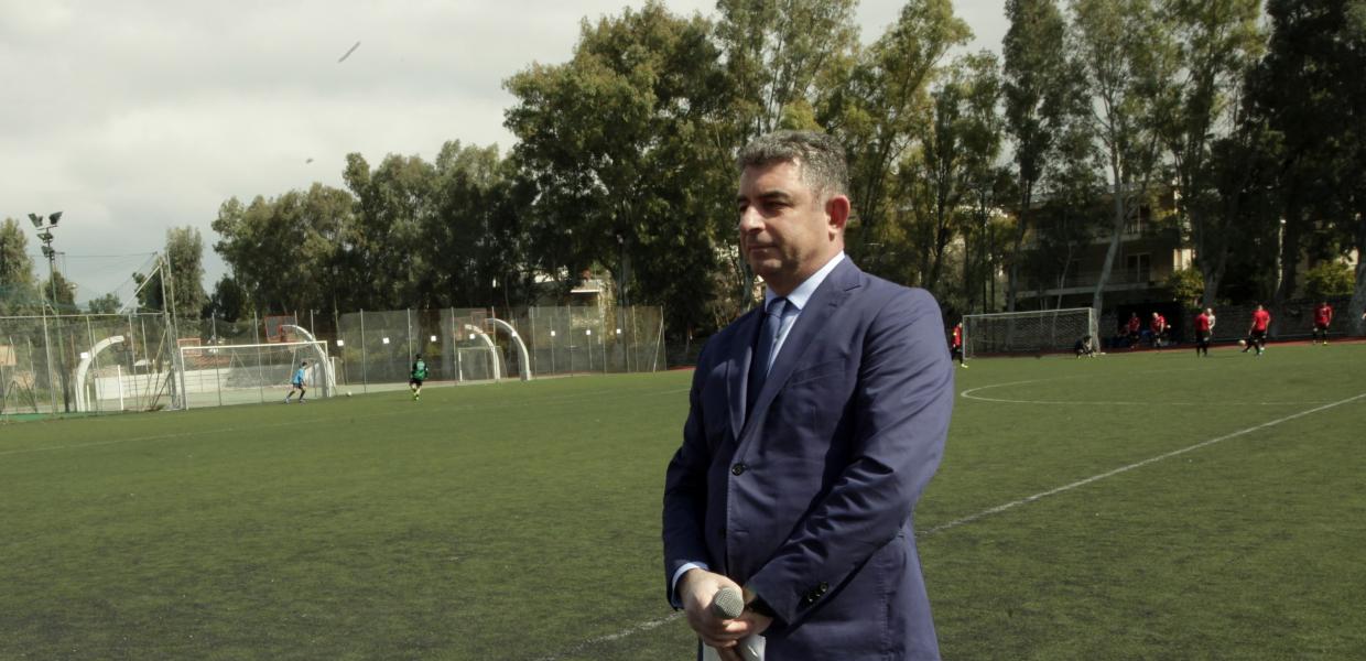 Ο Γιώργος Καραϊβάζ