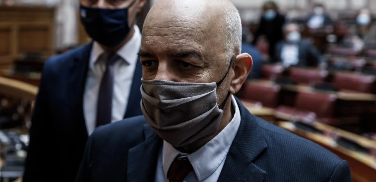 Ο Μπάμπης Παπαδημητρίου στη Βουλή