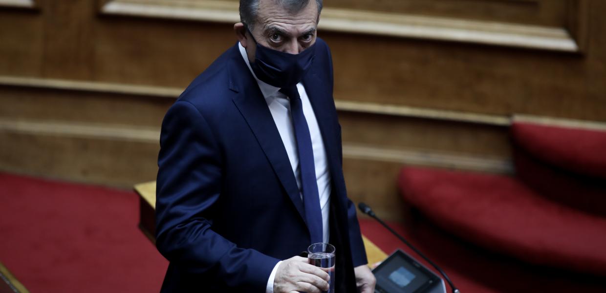 Ο Γιάννης Βρούτσης στη Βουλή