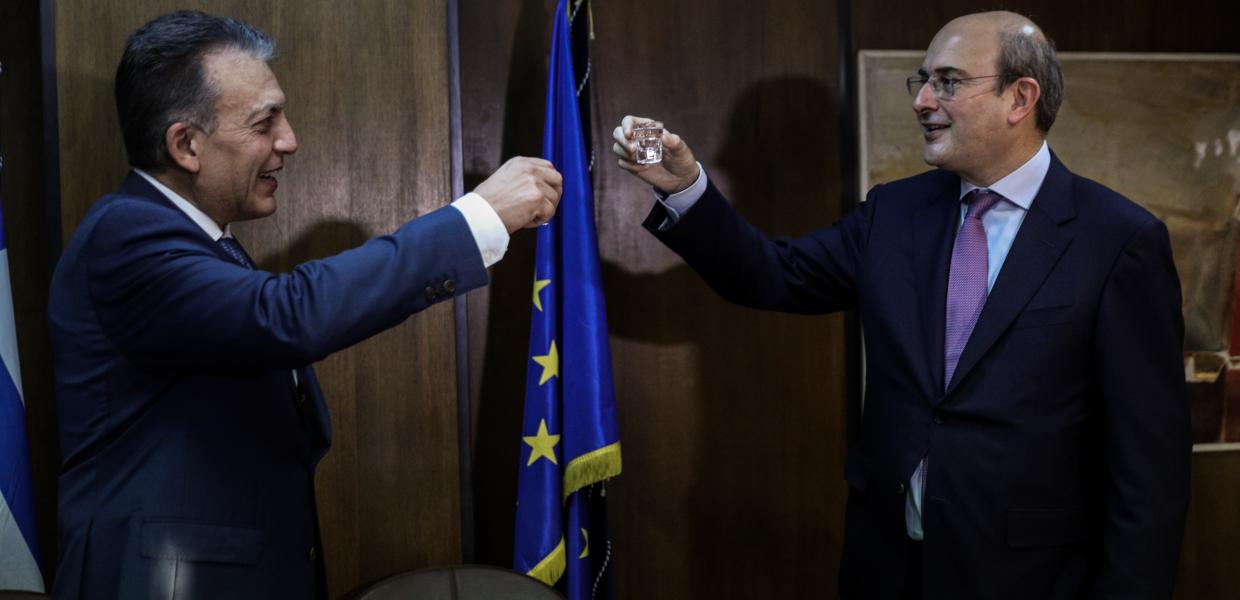 Γιάννης Βρούτσης και Κωστής Χατζηδάκης στο υπουργείο Εργασίας