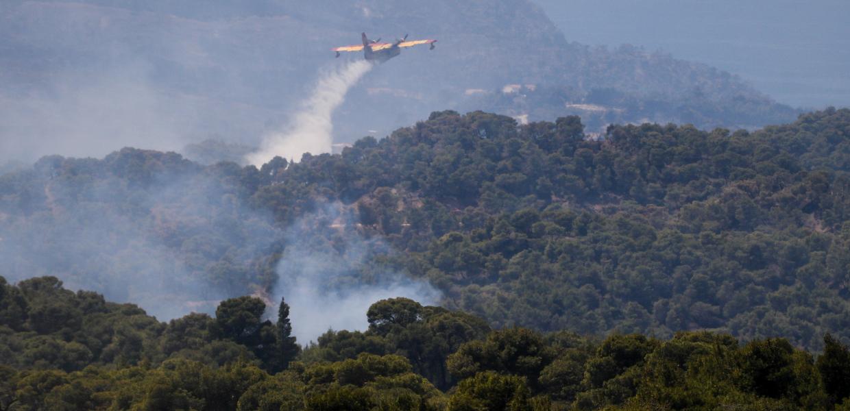 ΦΩΤΙΑ ΠΥΡΟΣΒΕΣΤΙΚΟ ΑΕΡΟΣΚΑΦΟΣ