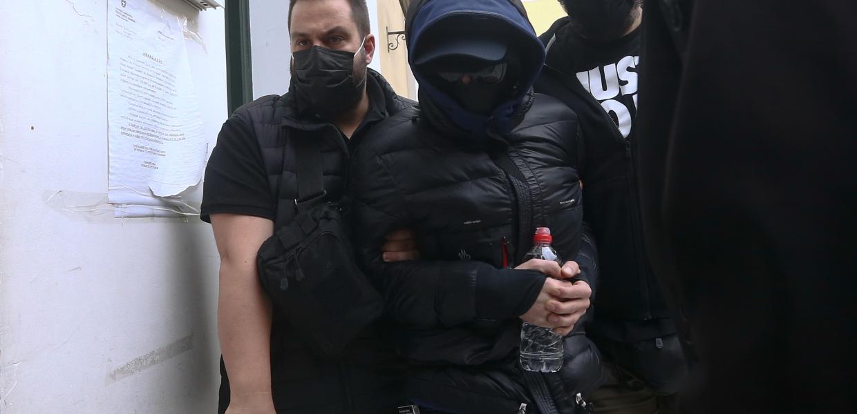 Ο Μένιος Φουρθιώτης στον ανακριτή