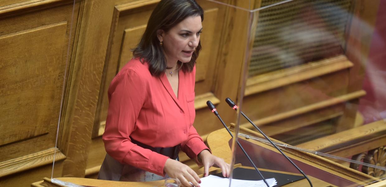 Η Όλγα Κεφαλογιάννη στη Βουλή