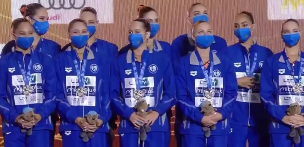 Η ομάδα της καλλιτεχνικής κολύμβησης