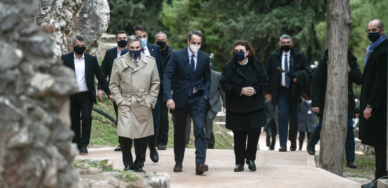Κυριάκος Μητσοτάκης και Λίνα Μενδώνη στην Ακρόπολη