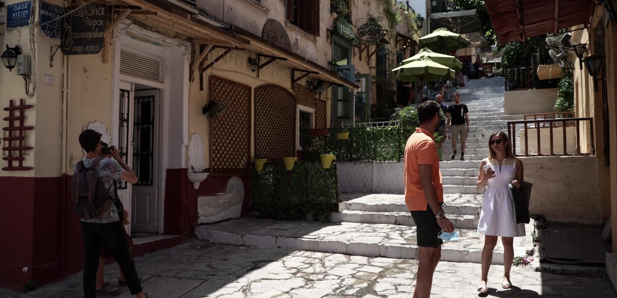 Τουρίστες στην Πλάκα