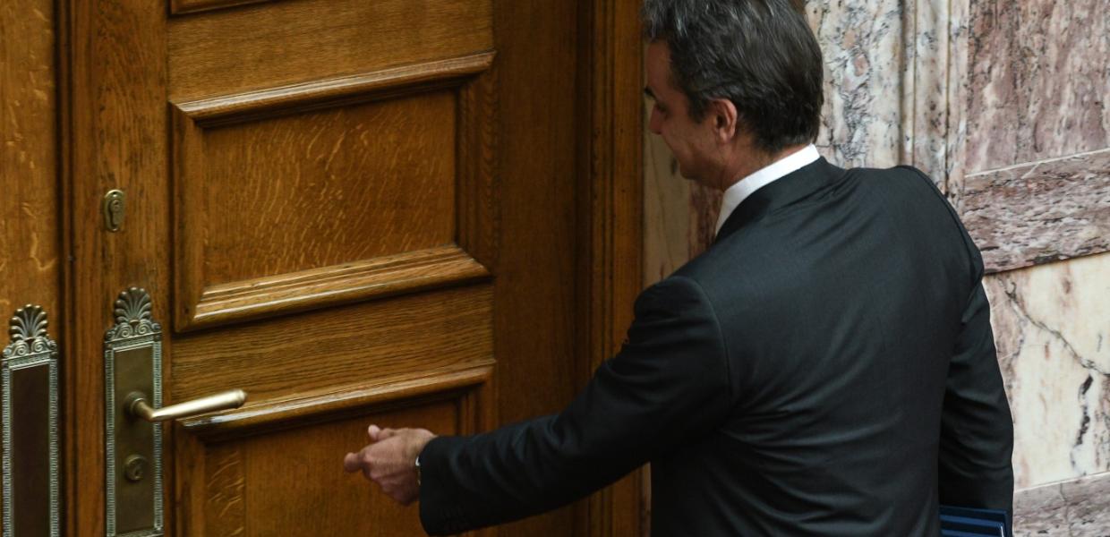 Μητσοτάκης φεύγει από την Ολομέλεια