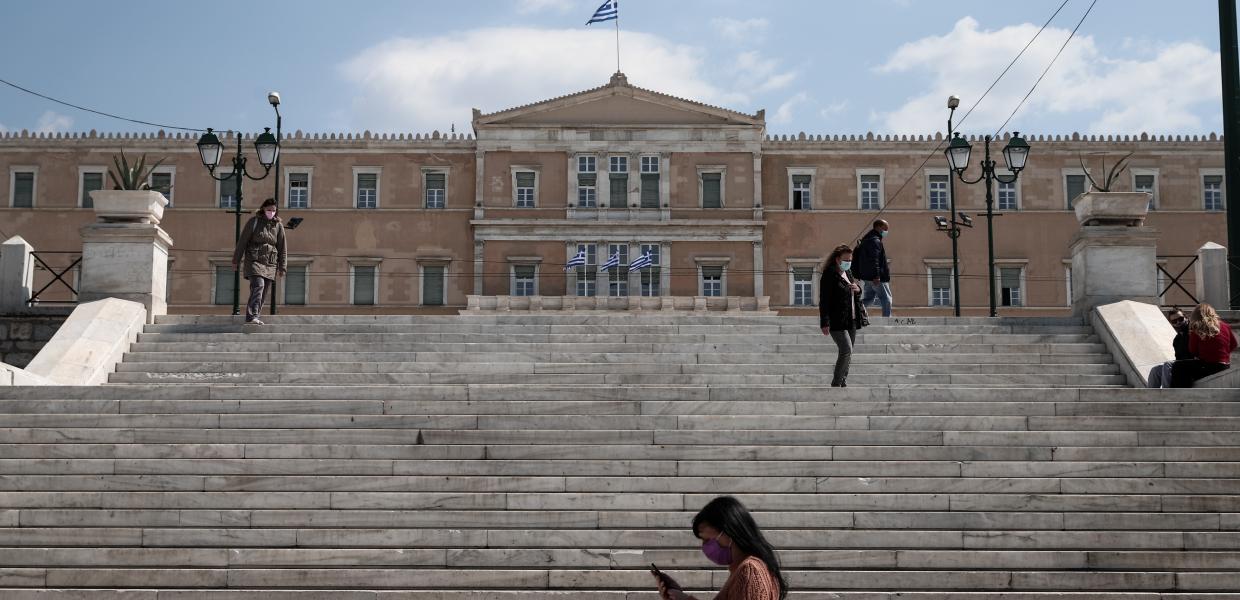 Η πλατεία Συντάγματος και η Βουλή