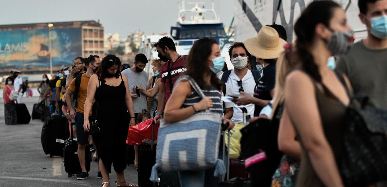 Τουρίστες σε καράβι