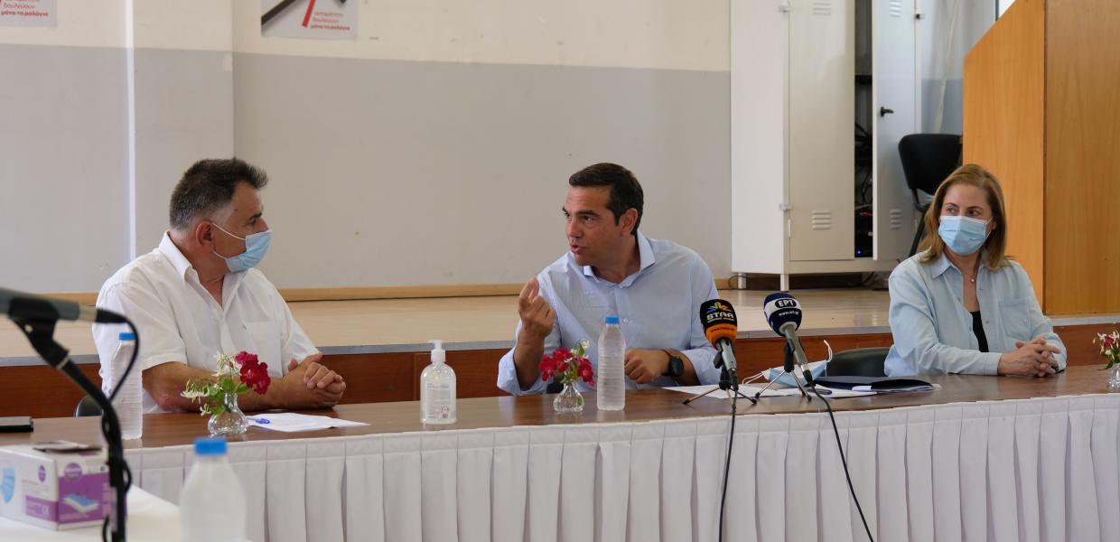 Ο Αλέξης Τσίπρας στο Εργατικό Κέντρο Εύβοιας