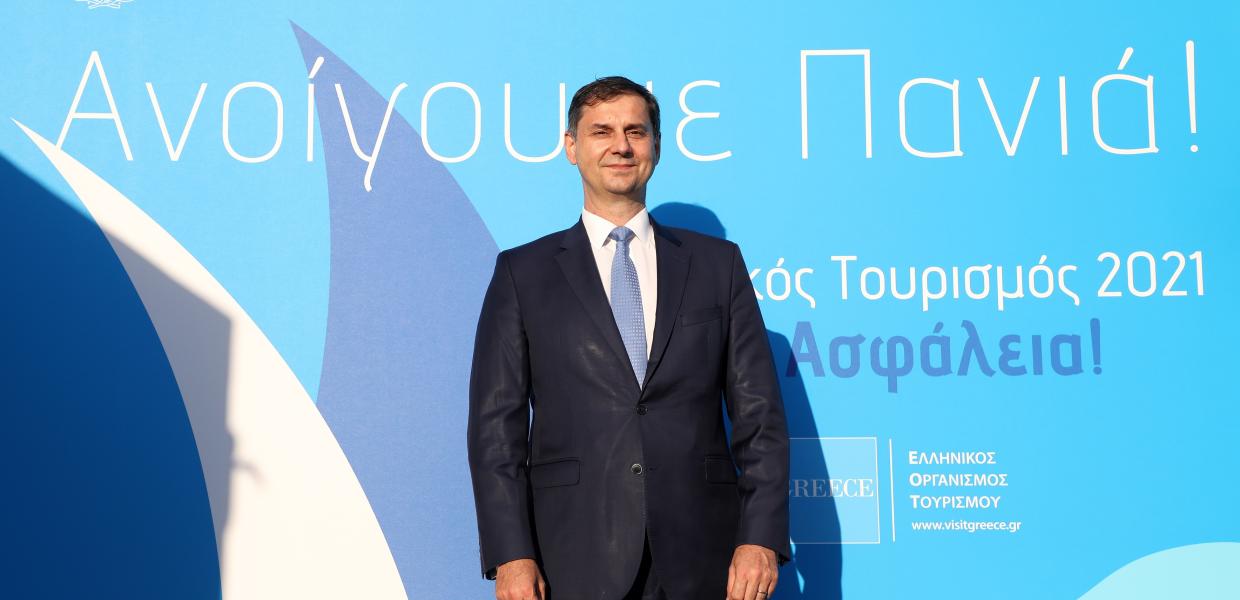 Ο Χάρης Θεοχάρης