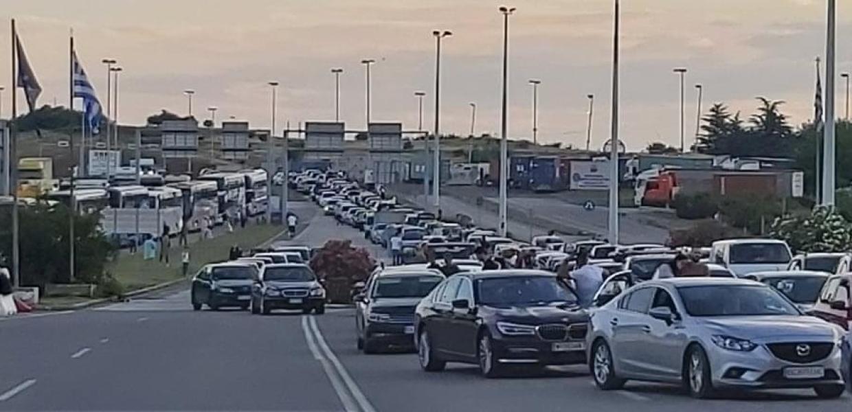 ΜΠΟΤΙΛΙΑΡΙΣΜΑ ΠΡΟΜΑΧΩΝΑΣ ΤΟΥΡΙΣΤΕΣ