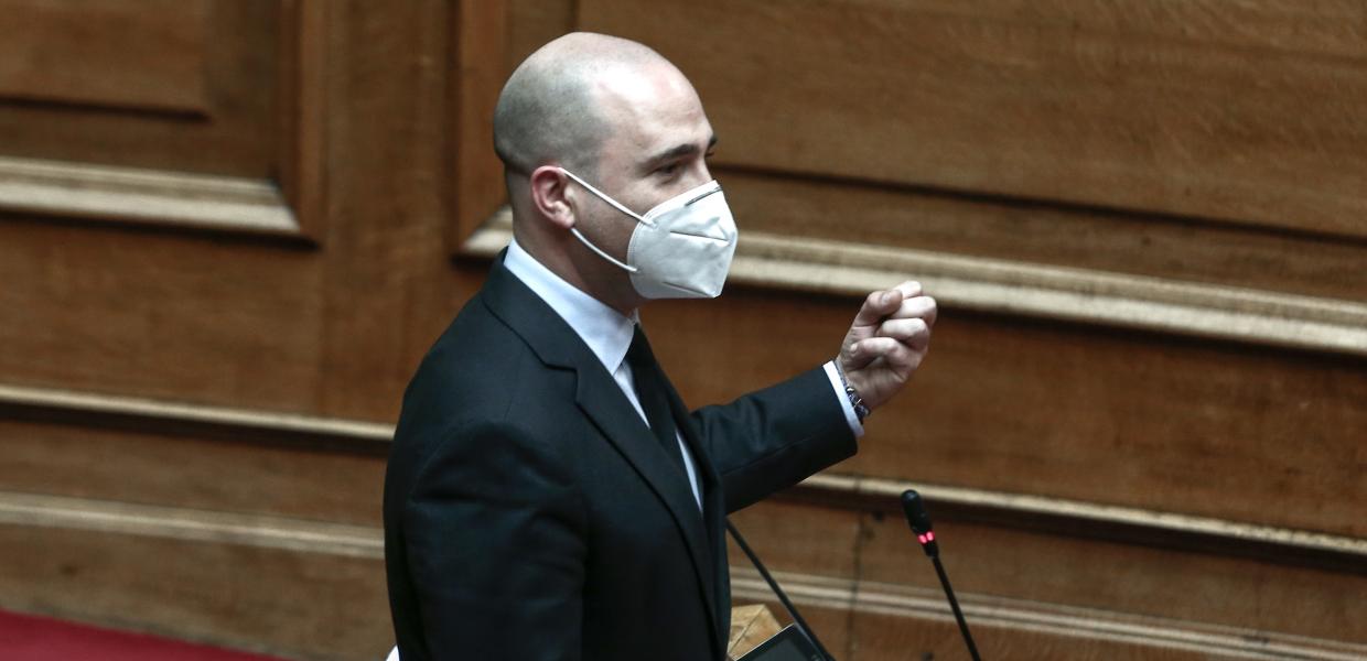 Ο Κωνσταντίνος Μπογδάνος στη Βουλή