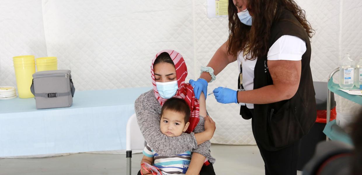 Εμβολιασμός πρόσφυγα