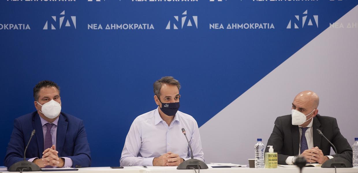 Ο Κυριάκος Μητσοτάκης σε συνεδρίαση στη ΝΔ