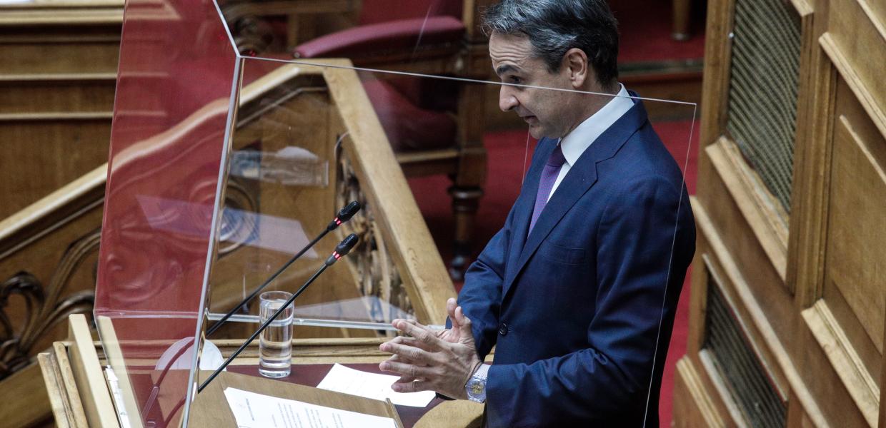 Ο Κυριάκος Μητσοτάκης μιλάει στη Βουλή για το εργασιακό νομοσχέδιο