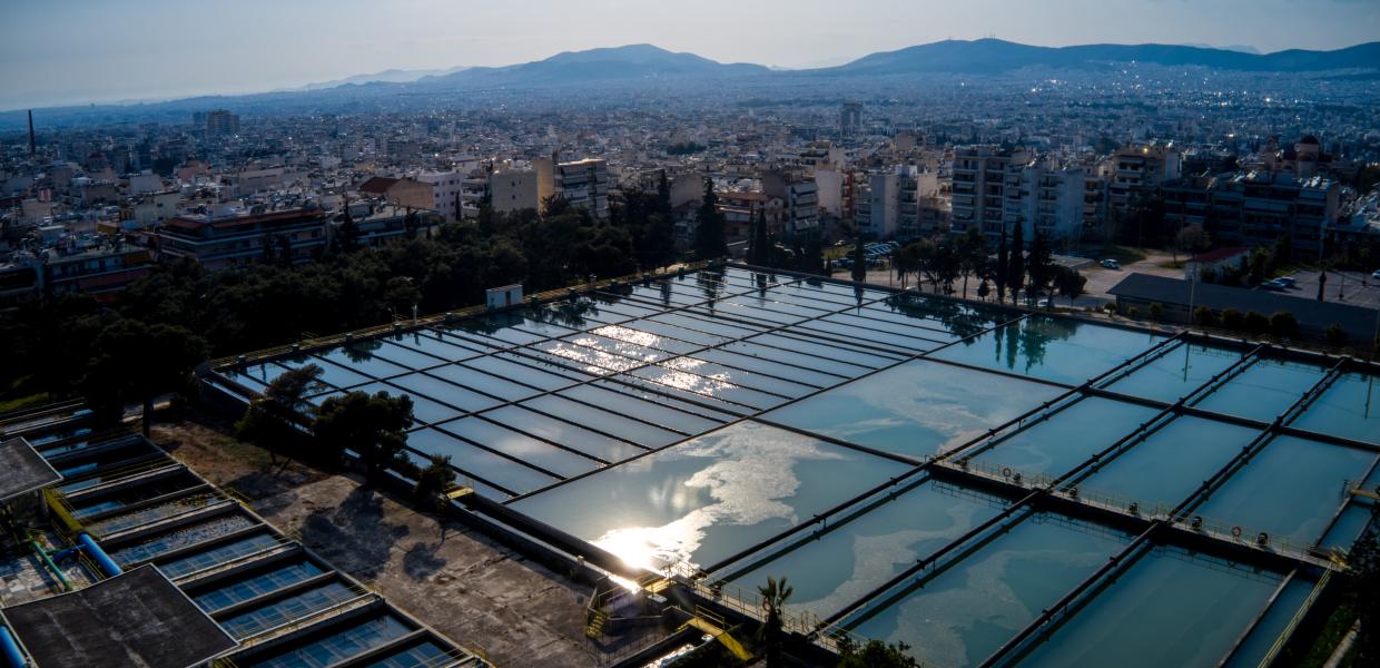 Δεξαμενή της ΕΥΔΑΠ με νερό