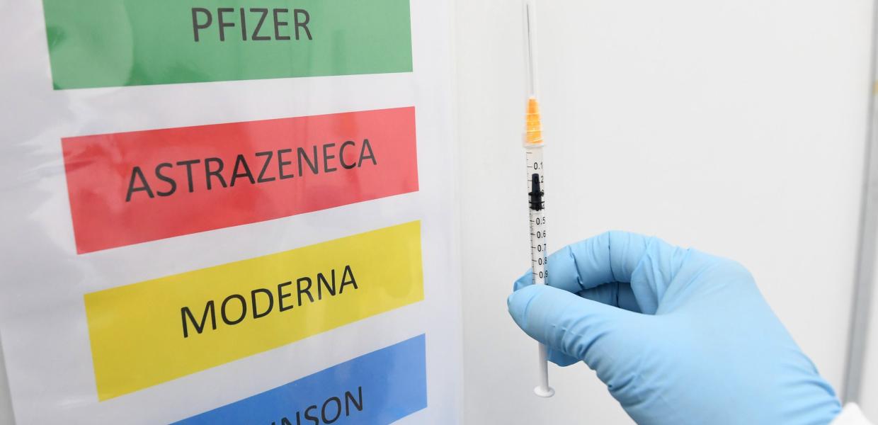 Εμβόλιο Pfizer, AstraZeneca, Moderna, Johnson