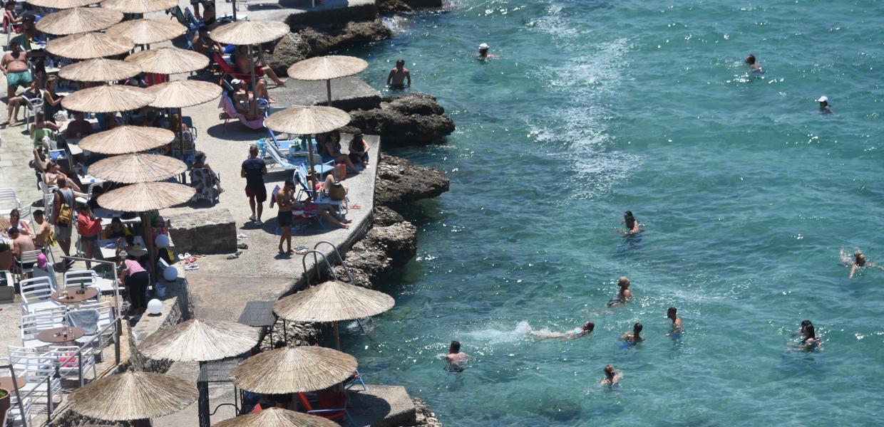ZEΣΤΗ ΚΑΥΣΩΝΑΣ ΘΑΛΑΣΣΑ ΜΠΑΝΙΟ ΚΑΙΡΟΣ