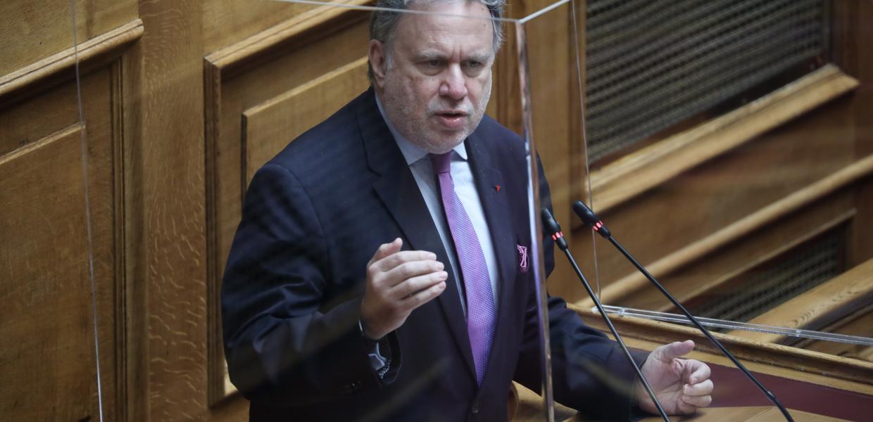 Ο Γιώργος Κατρούγκαλος στη Βουλή.