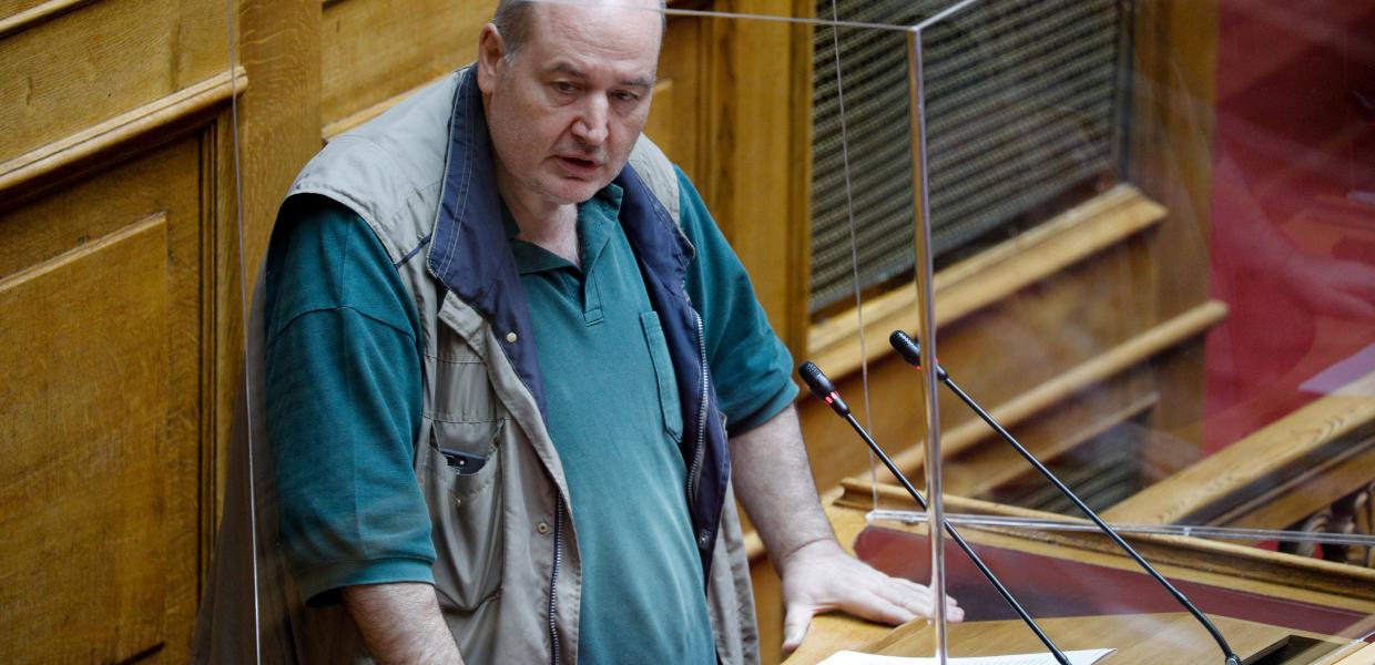 Ο βουλευτής του ΣΥΡΙΖΑ Νίκος Φίλης στο βήμα της Βουλής