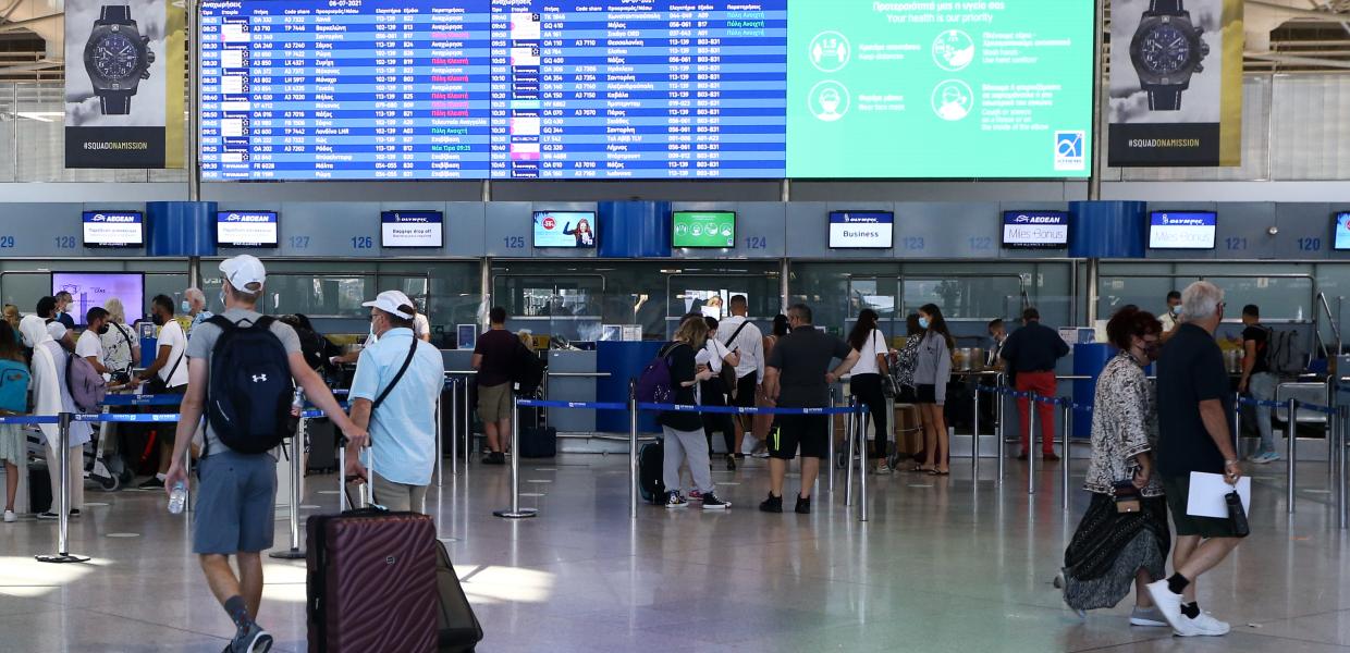 Κόσμος στο αεροδρόμιο Ελευθέριος Βενιζέλος