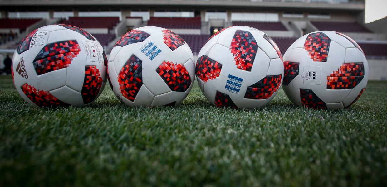 Μπάλες ποδοσφαίρου της Super League