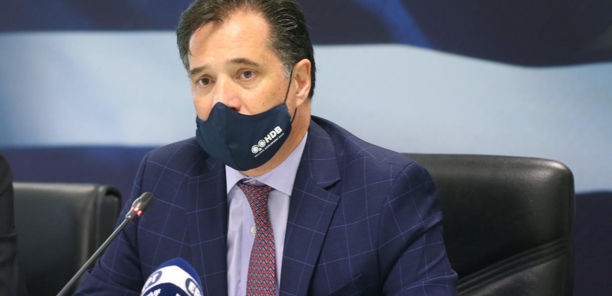 Ο Άδωνις Γεωργιάδης κάνει ανακοινώσεις στο υπουργείο Ανάπτυξης