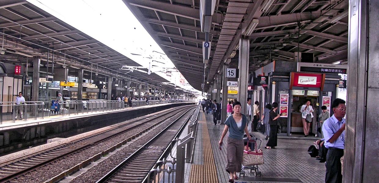 Σιδηροδρομικός σταθμός στην Ιαπωνία