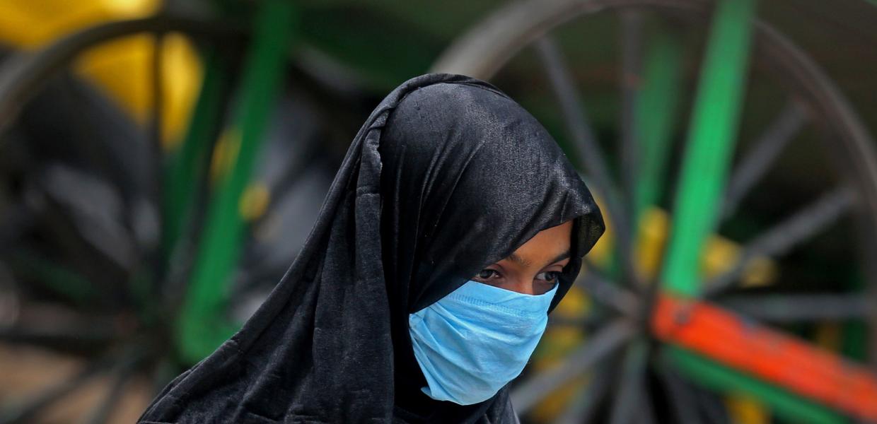 Ινδία κοπέλα κορίτσι μάσκα