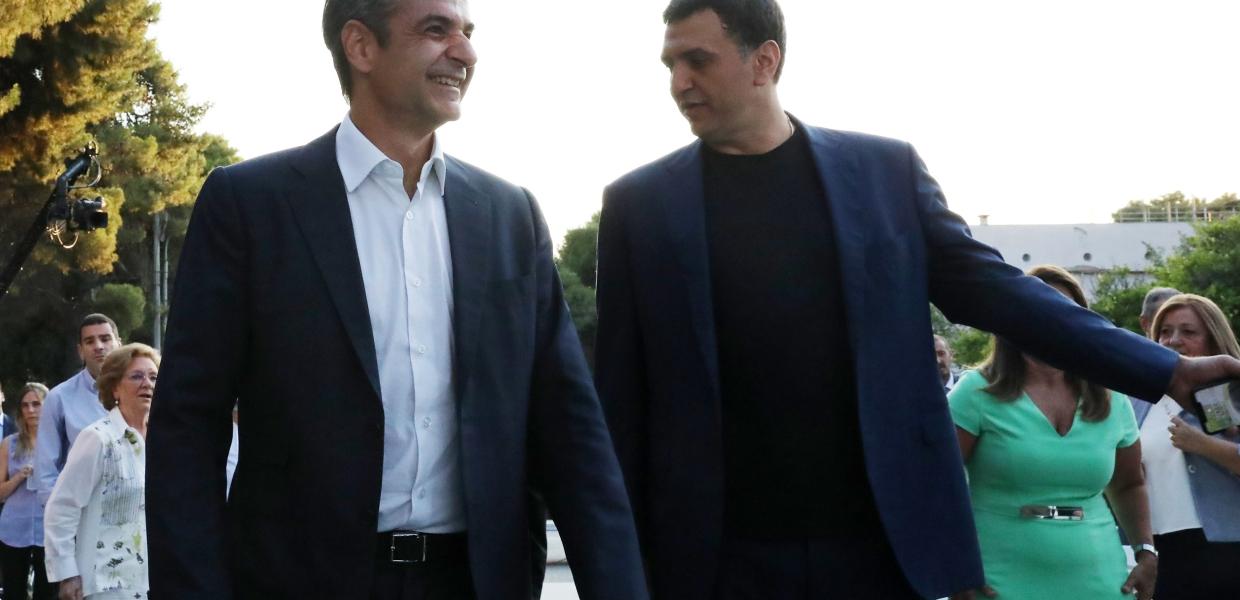 Ο Κυριάκος Μητσοτάκης και ο υπουργός Υγείας Βασίλης Κικίλιας
