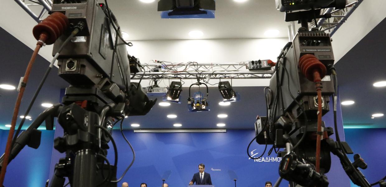 Ο Κυριάκος Μητσοτάκης με κάμερες στα γραφεία της ΝΔ