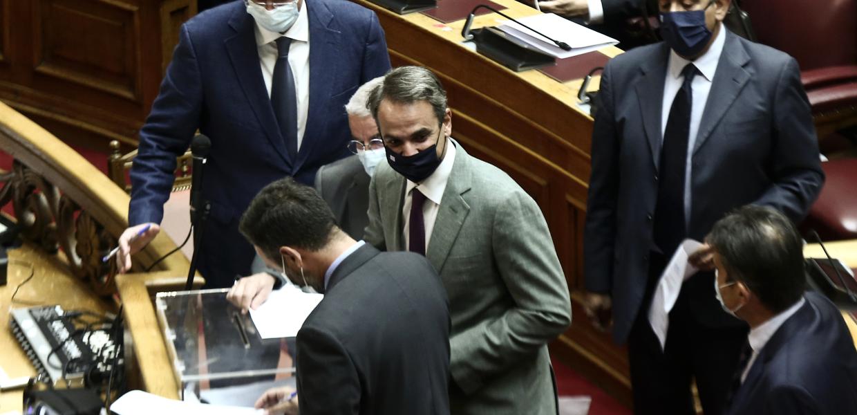Ο Κυριάκος Μητσοτάκης ψηφίζει στη Βουλή