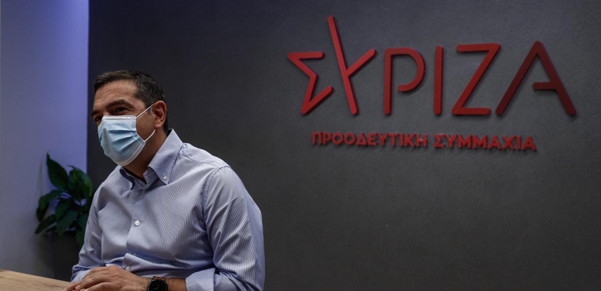 Ο Αλέξης Τσίπρας σε συνάντηση στα γραφεία του ΣΥΡΙΖΑ στην Κουμουνδούρου