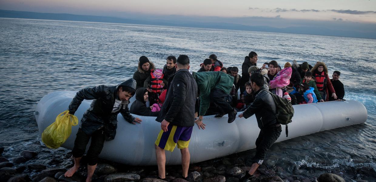 Βάρκα πρόσφυγες μετανάστες παραλία